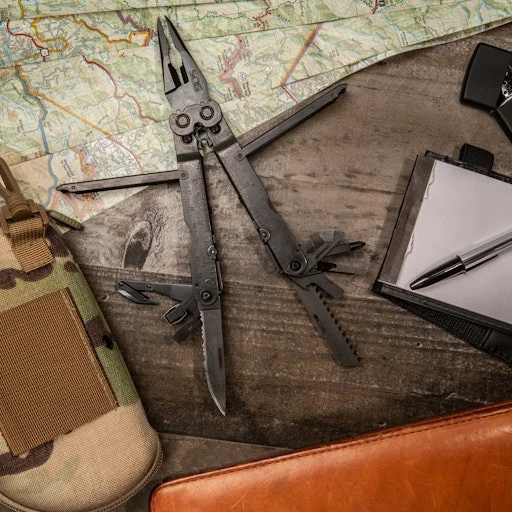 SOG PowerLock Black, V-Cutter, Nylon Pouch 2 SOG PowerLock Black, V-Cutter, Nylon Pouch - Image 2